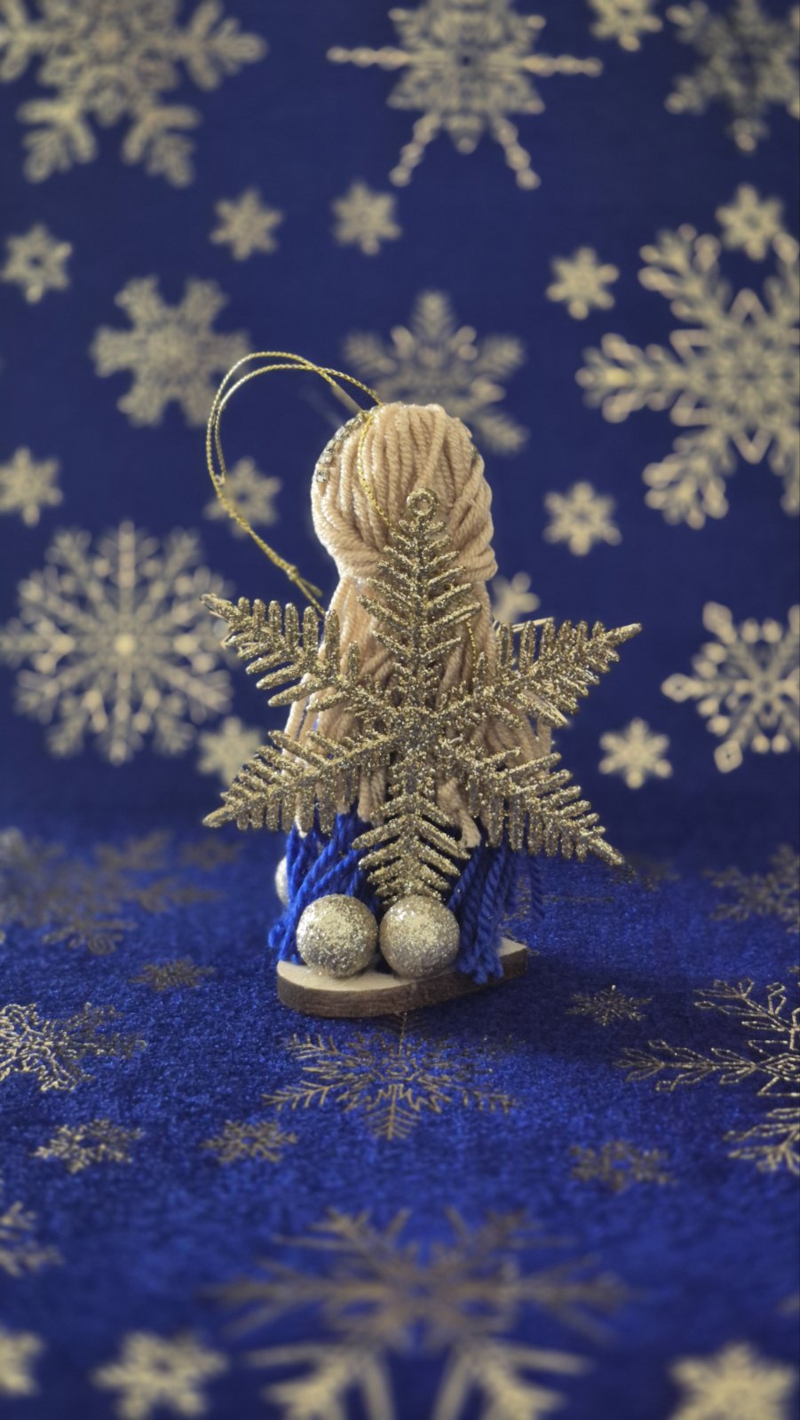 034- blue snowflake