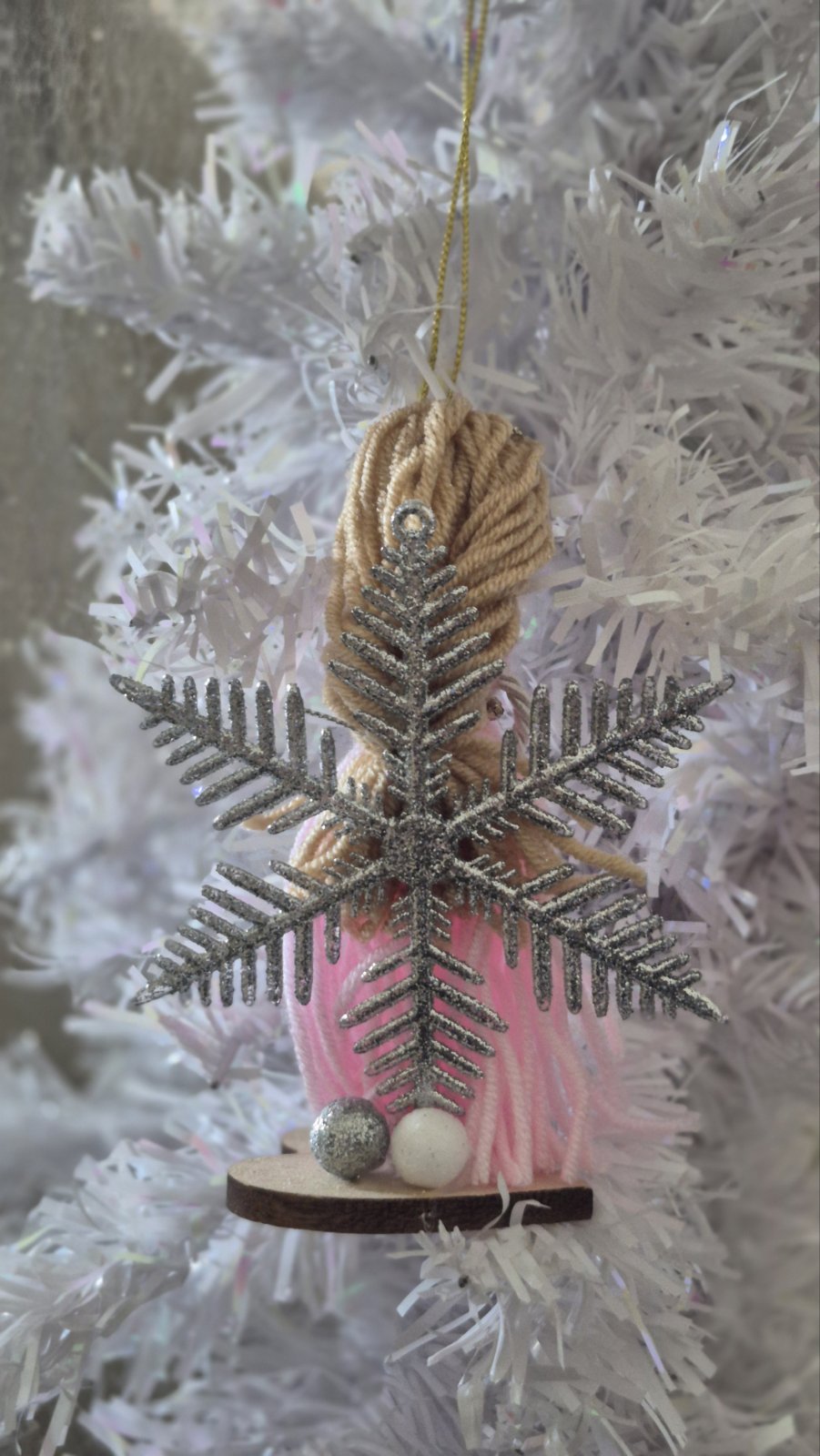 031- pink snowflake