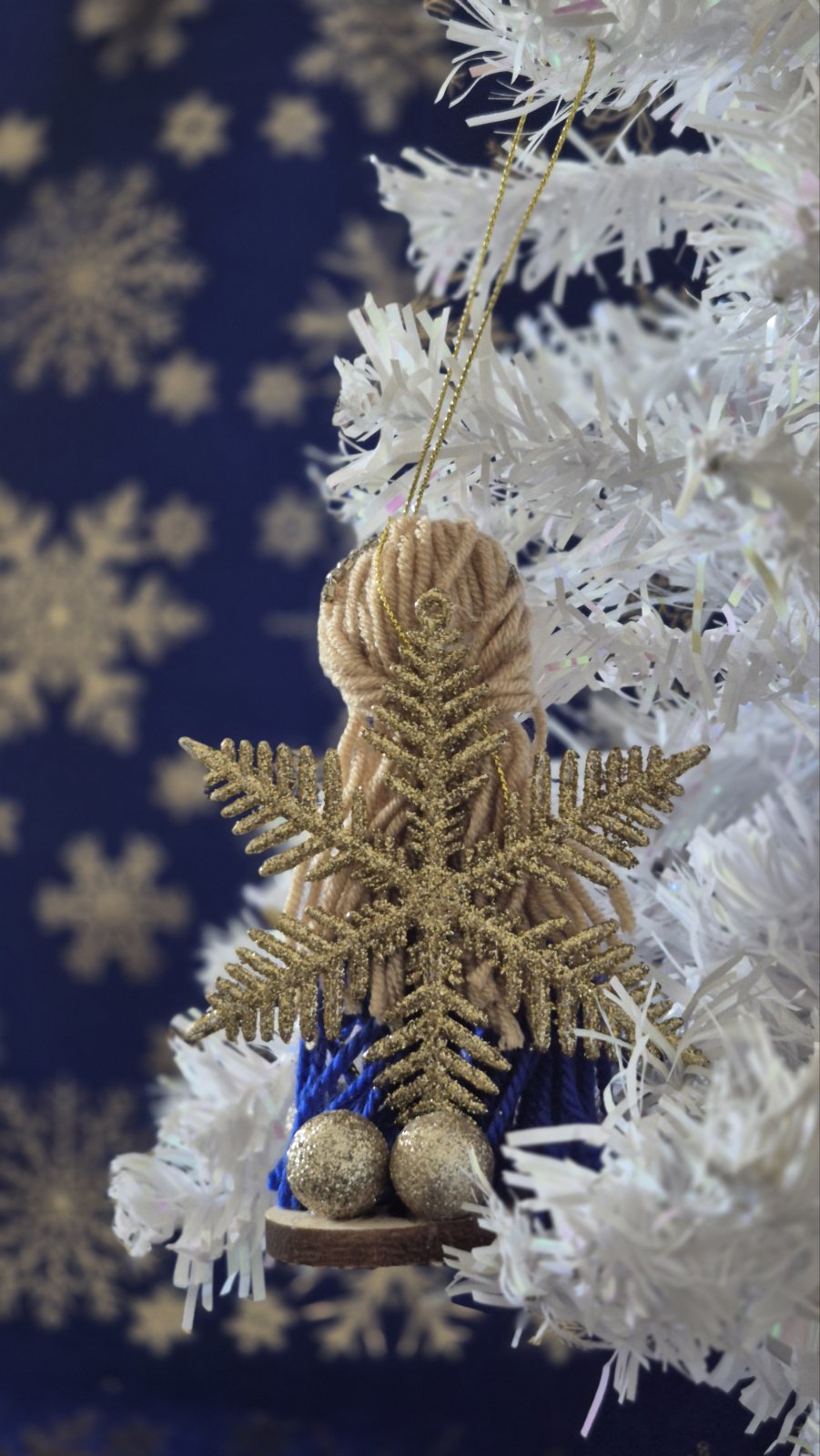 034- blue snowflake