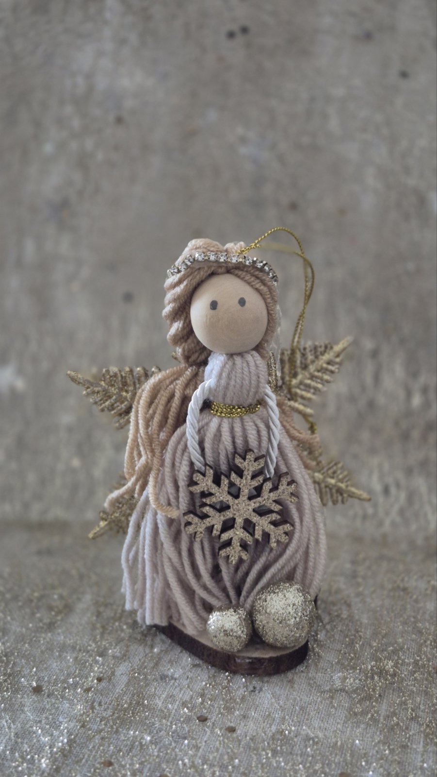030- beige snowflake