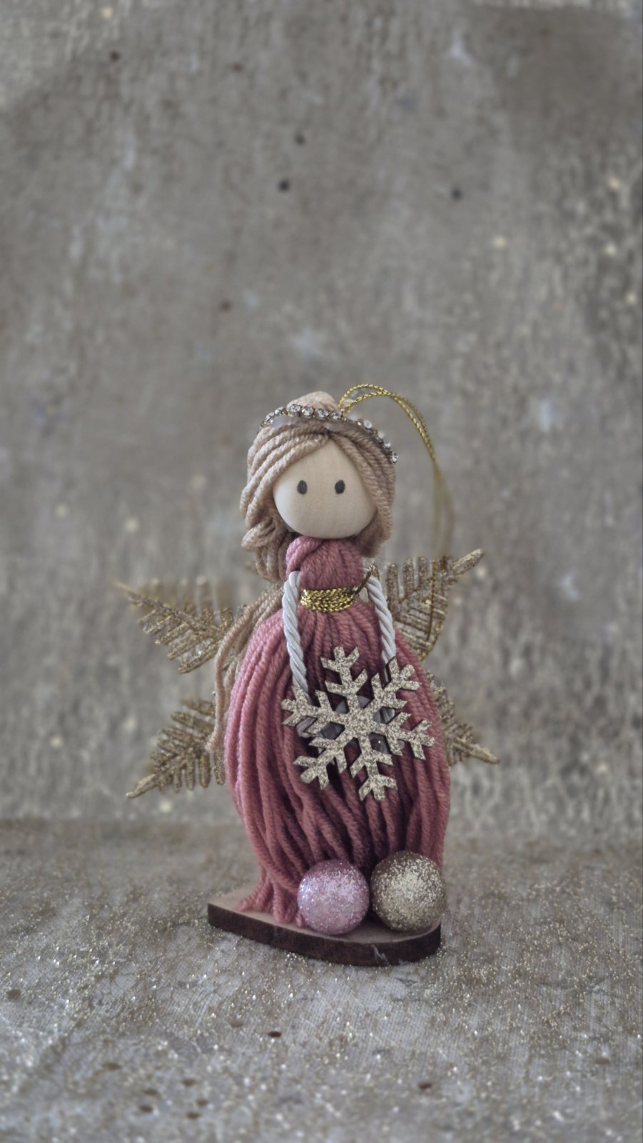 029- rosebud snowflake